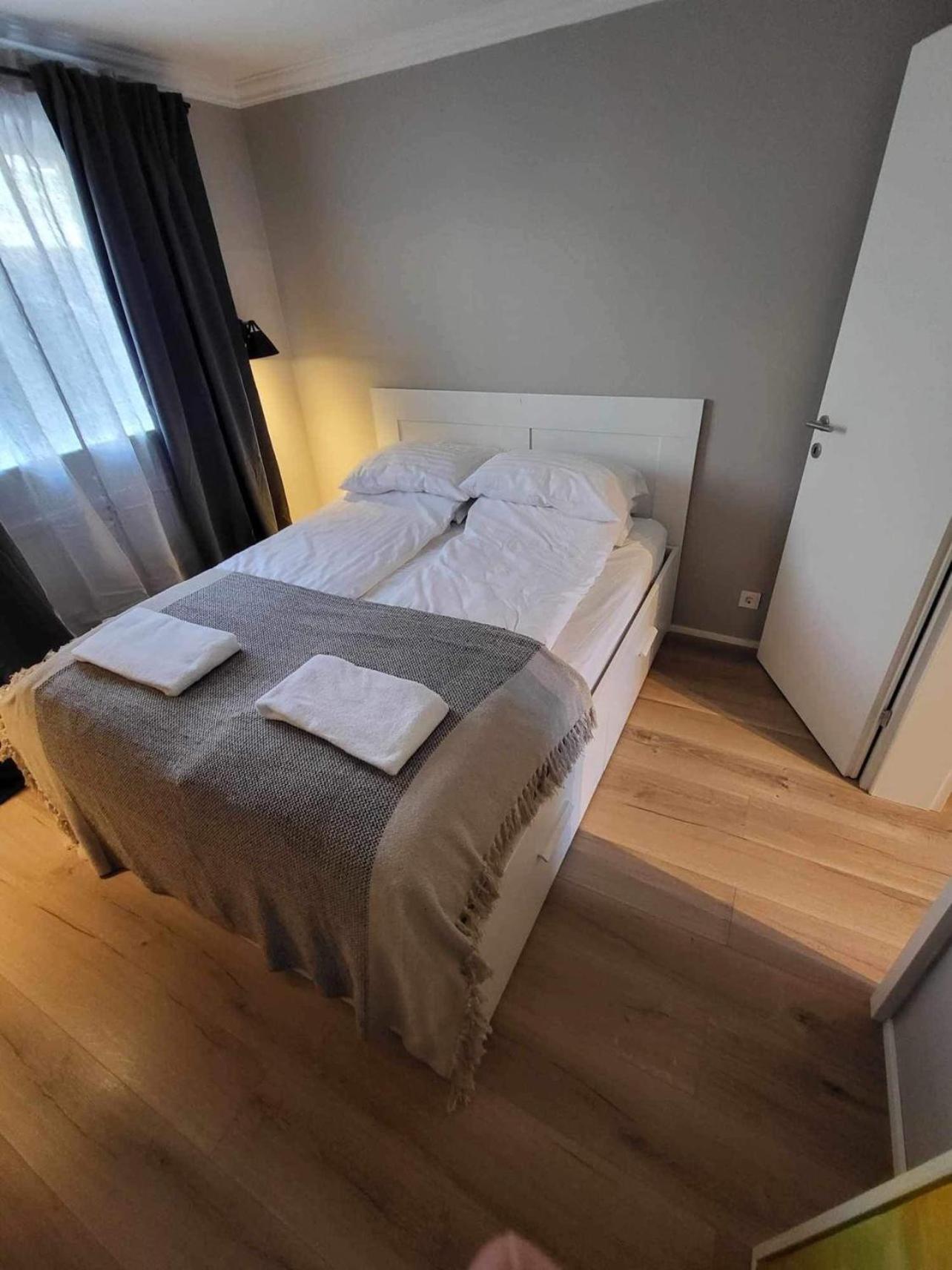 Astro Hverfisgata Reykjavik Bagian luar foto